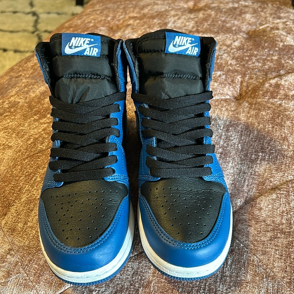 Jordan 1 mid